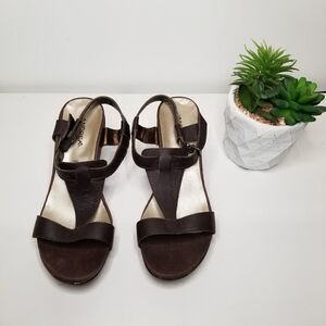 NEW Andrea dark brown wedges